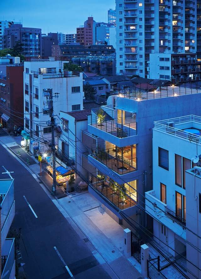 Tokyo-på natten bostadsområde ryo matsui arkitekter-balkong hus-terrass balkonger