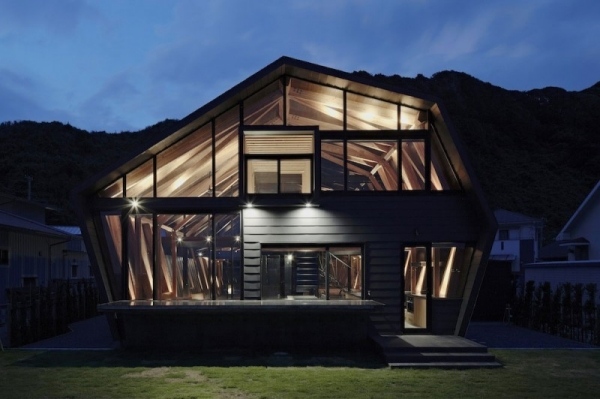 hus med geometriska former i japan night
