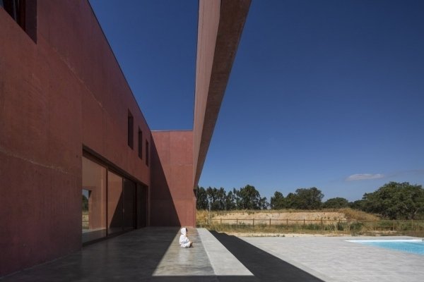 hus minimalistisk arkitektur i portugal interiör utanför