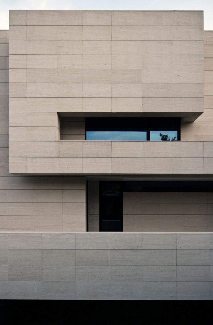 hus med modern spiraltrappa fönster balkong arkitektur idé
