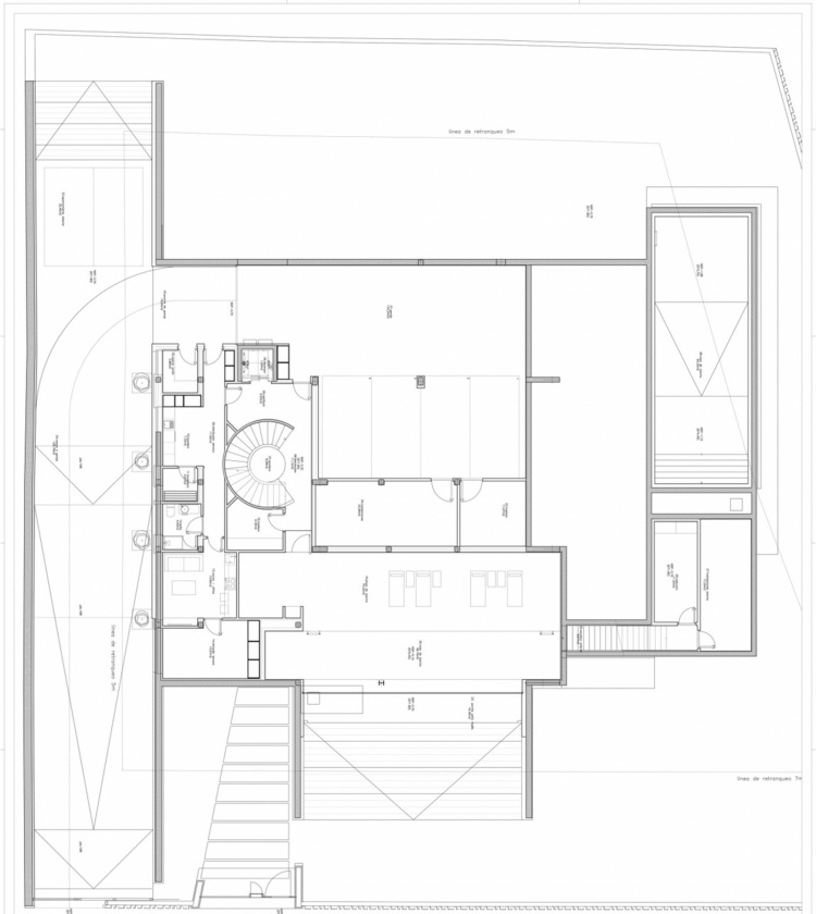 hus modern spiraltrappa planlösning första våningen garage uppfart