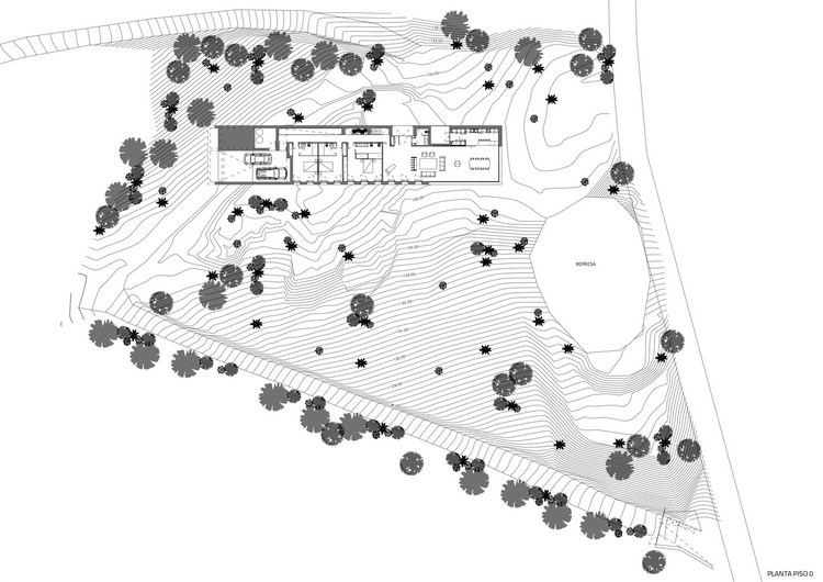 Planritning av hus med takpool på sluttning omgiven av växter