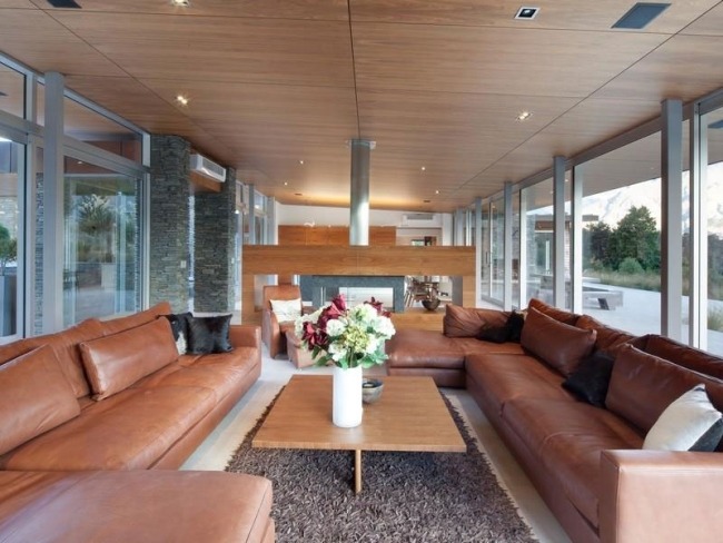 läder soffa vardagsrum hus med sjöutsikt i Nya Zeeland