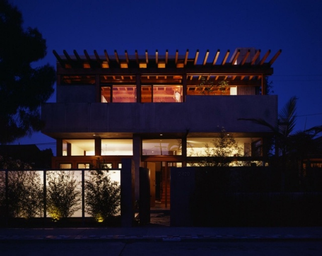 minimalistiskt hus solsystem takmontering lägre elkostnader