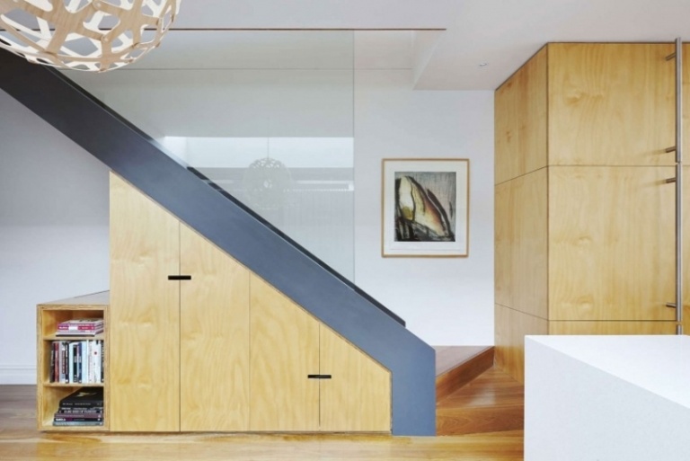 hus-renovera-bygga om-inredning-design-modernt-trä-trä golv-trappor-glas