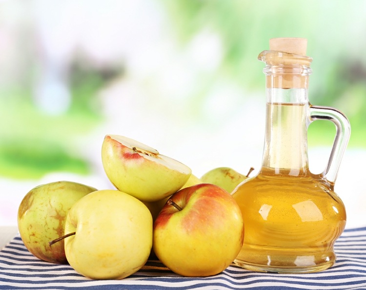 Äppelcidervinäger har en antibakteriell effekt mot lukt och hämmar svettproduktionen
