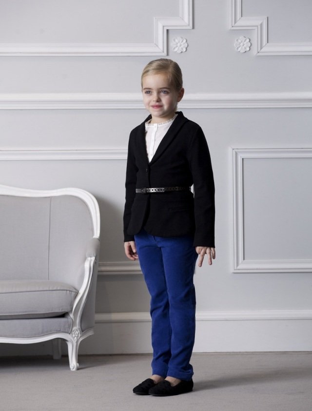 exklusiv-barn-mode-för-skolan-registrering-dior-lång-blå-byxor-svart-blazer