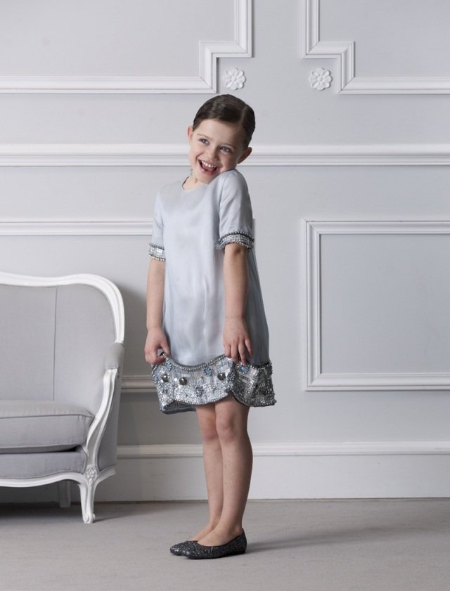 Outfit-idéer-tjejer-klänning-för-första-dagen-skolan-ballerina-skor-dior