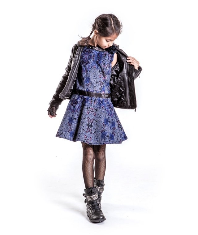 Mode-etikett-Diesel-barn-outfit-idéer-flickor-skoldag-läder-jacka-svart