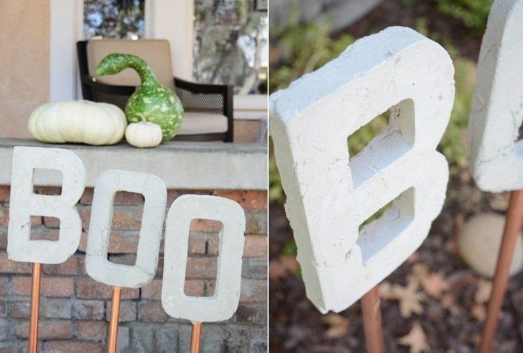 Gör dina egna brev som trädgårdspinnar av betong för fina meddelanden i trädgården
