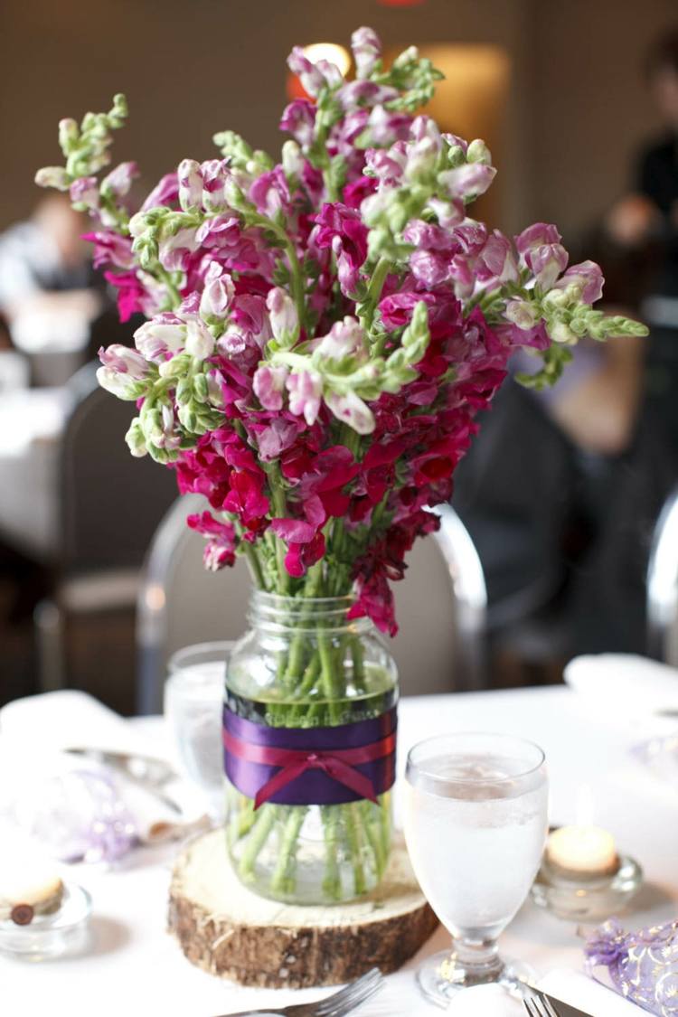 bröllop blomma idéer lowenmäulchen-januari-trädgård blomma-bukett-bord dekoration