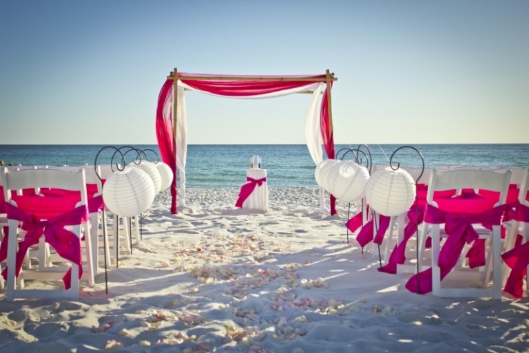 Att gifta sig med strandbröllopsaltaridéer