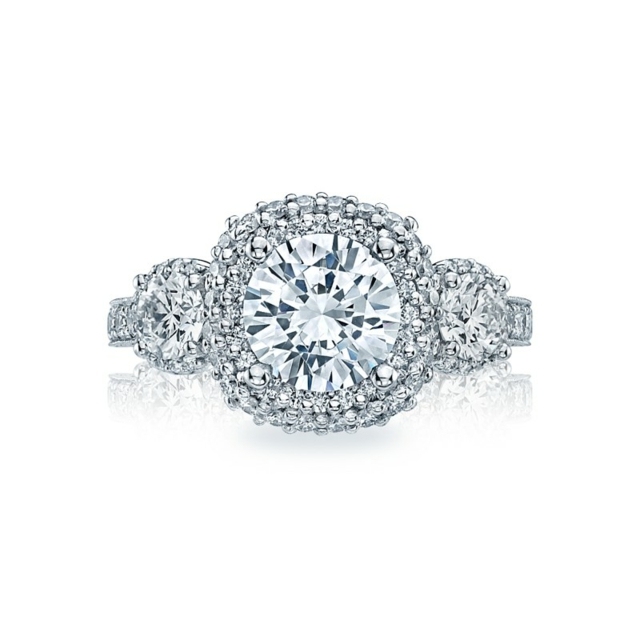 vacker överdådig designer förlovningsring med diamanter