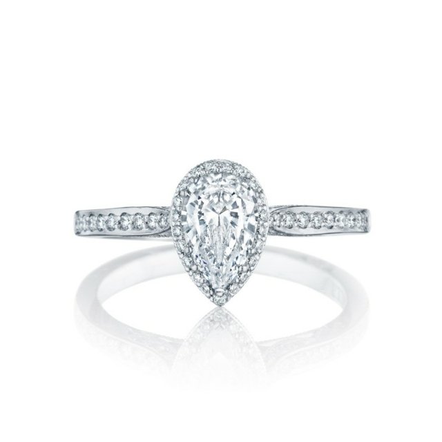 Teardrop diamantring vitguld sidstenar dekorerade