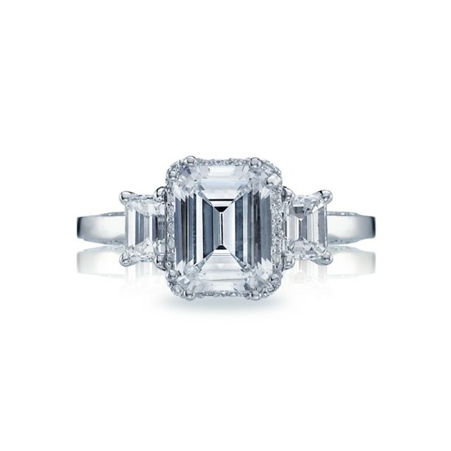 Diamantring smaragdslipade sidstenar vitguld