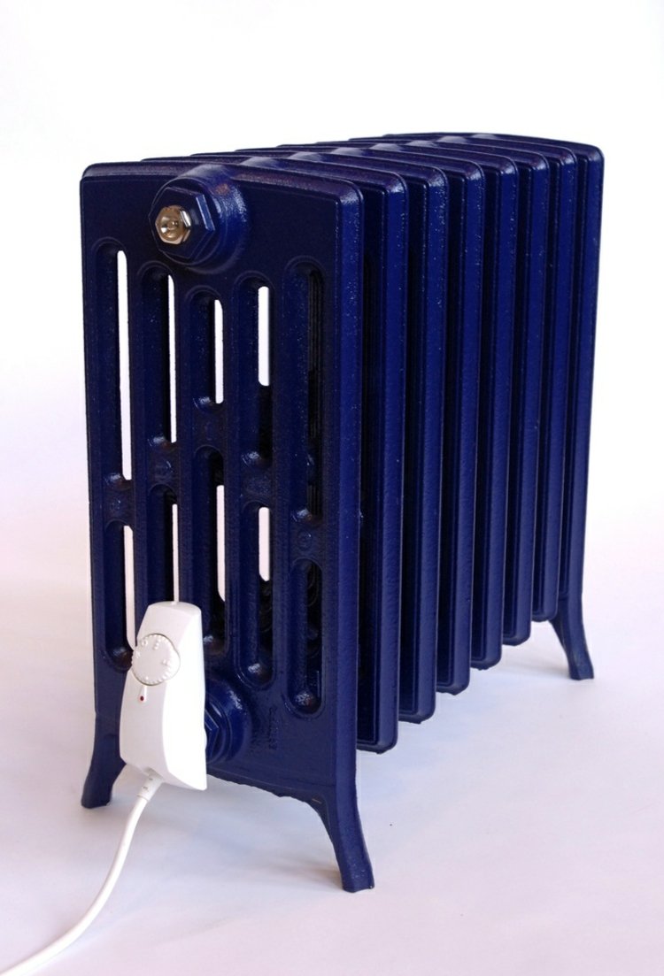 radiator-målning-instruktioner-mörk-blå-maskeringstejp