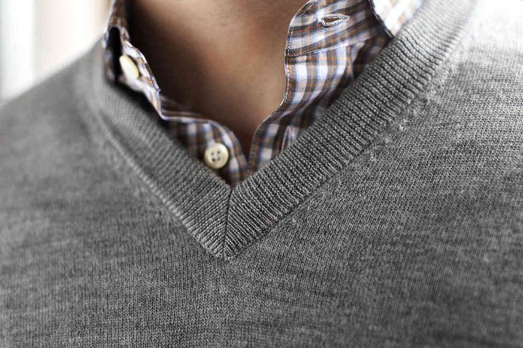 skjorta under tröja herrmode v -ringning rutig vanlig grå
