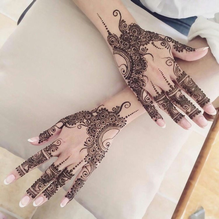 henna-tatuering-gör-det-själv-vacker-idé-tillfällig