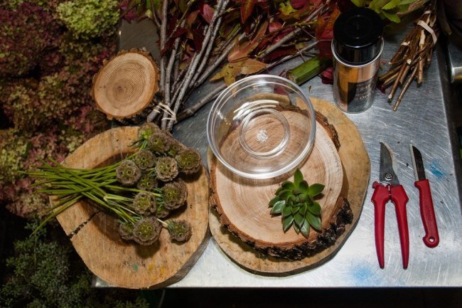 gör höstblommarrangemang själv material Scabiosa baljor