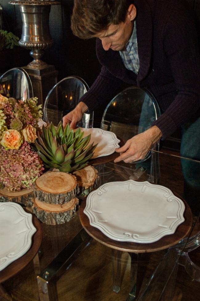 bordsdekoration ordna idé höstblommarrangemang porslin