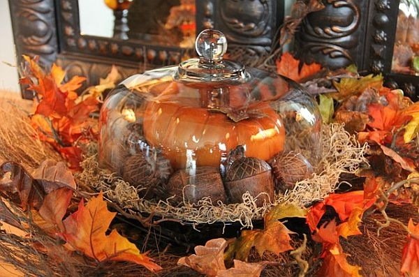 Hösten arrangemang tabell uppsättning pumpa blad ekollon dekoration