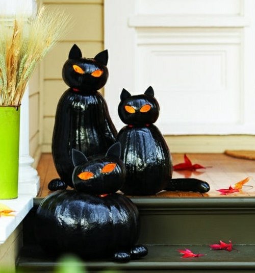intressant-halloween-dekoration-pumpa-svarta-katter