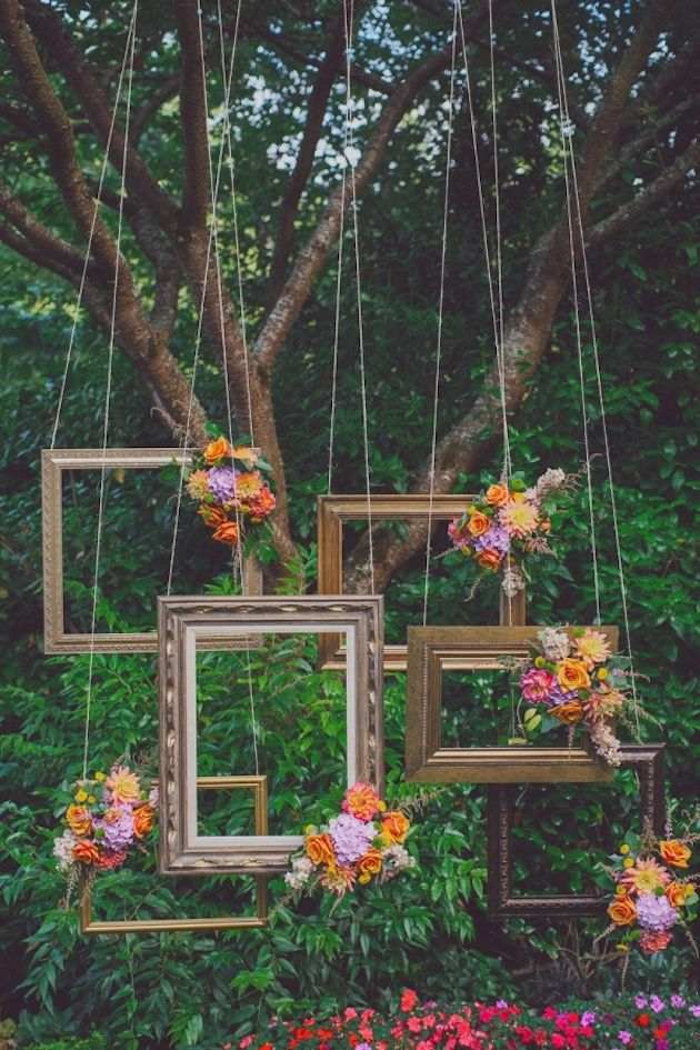 höst-bakgrund-bröllop-vintage-bild-ramar-hängande-träd-grenar