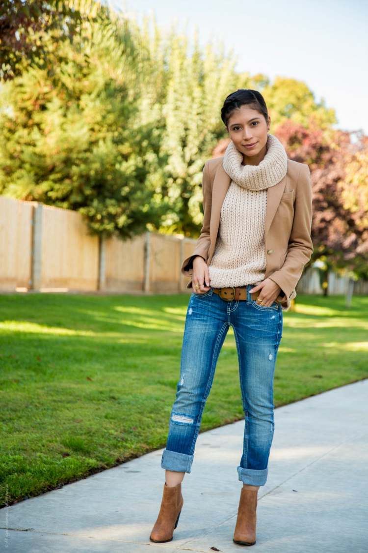 höstlook 2016 stickad tröja jeans stövlar jacka beige