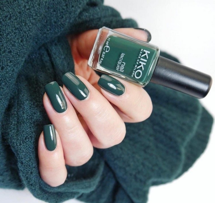 gröna naglar nageldesignidéer nageltrender hösten vintern 2020