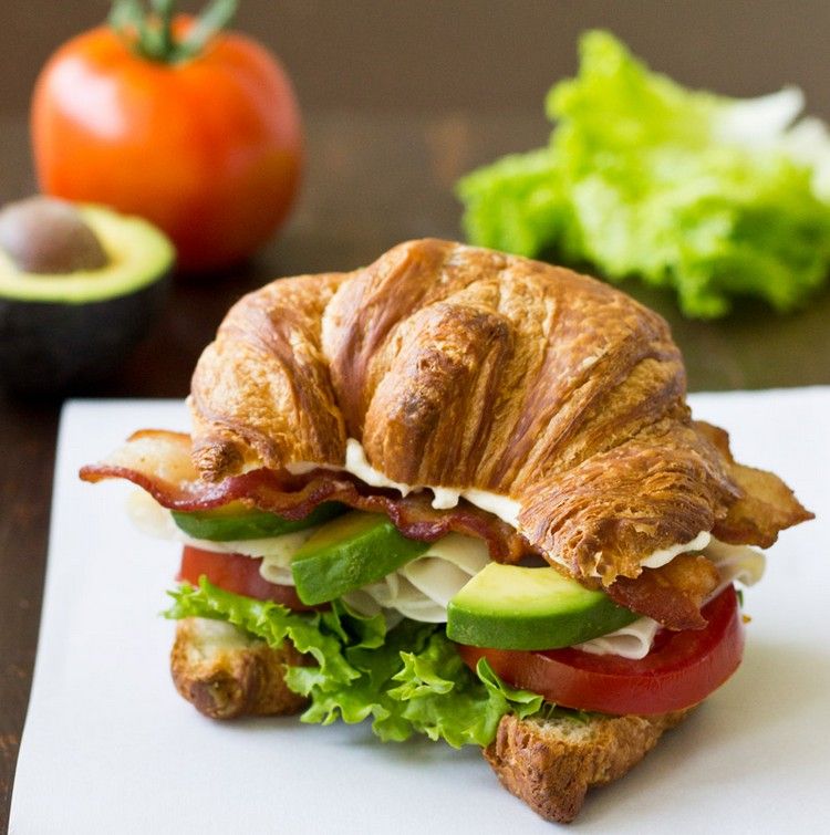 höst-recept-brunch-idéer-croissant-smörgås-kombination