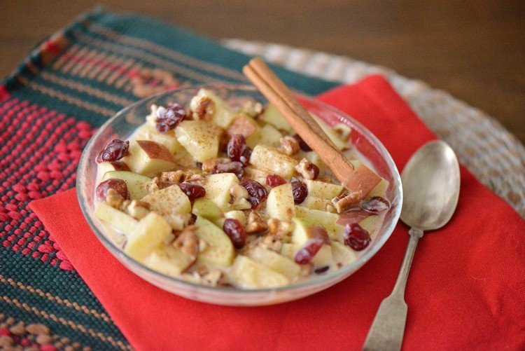 Höstsalladsrecept Äpplesallad med nötter enkla recept till middag