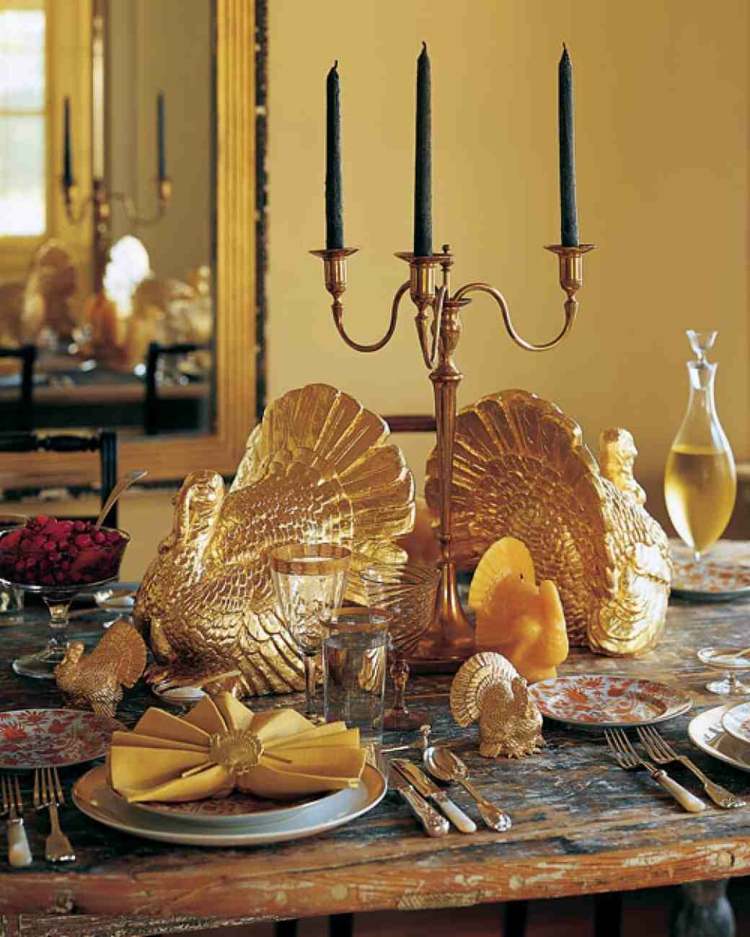 höstbord dekoration guld rustik kalkon ljusstake servettveck