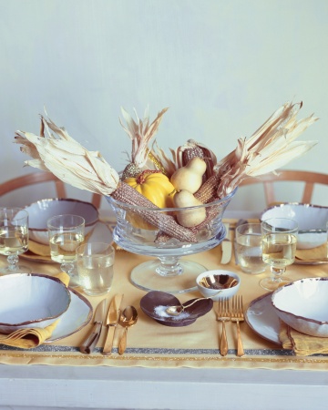 vacker-höst-bord-dekoration-glas-skål-majs