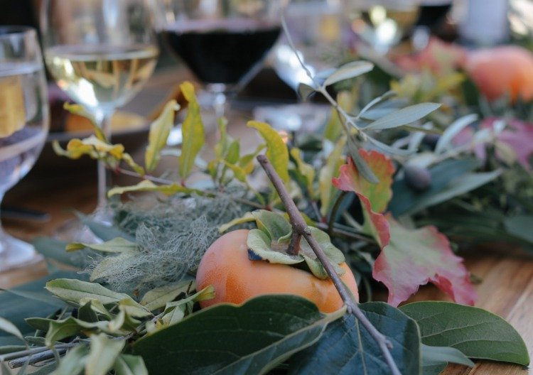 Höst bordsdekoration natur granatäpple höstlöv