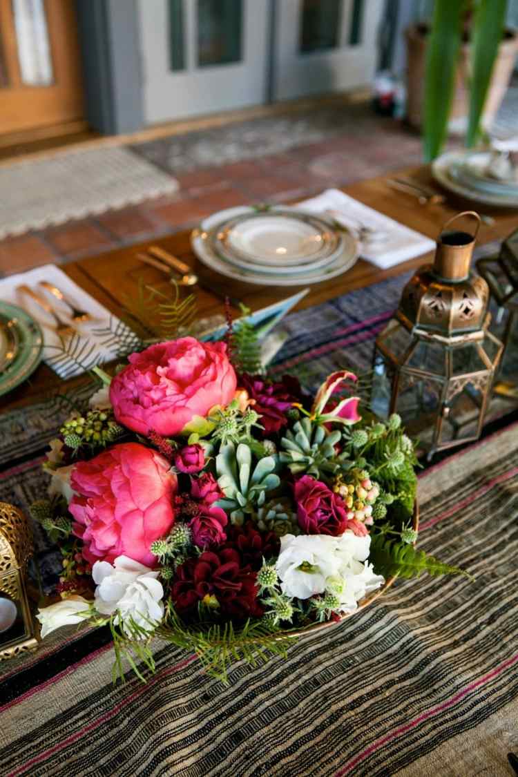 höst bordsdekoration blommor succulenter idé lykta rosor servis middagsbord