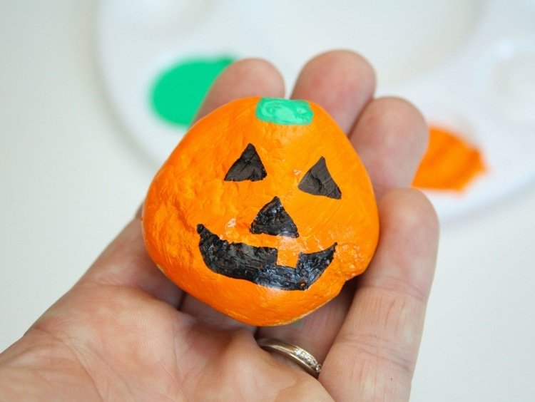 Gör Halloween dekoration själv från pumpor hantverk idéer