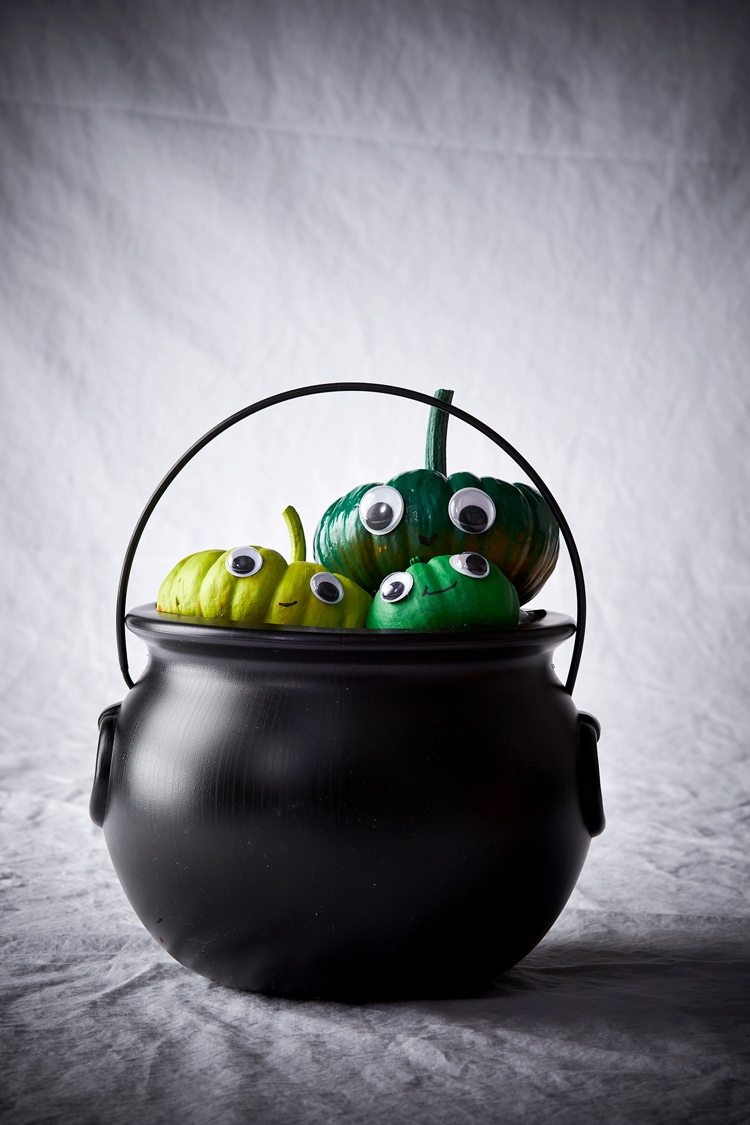 Måla pumpor för Halloween -monster