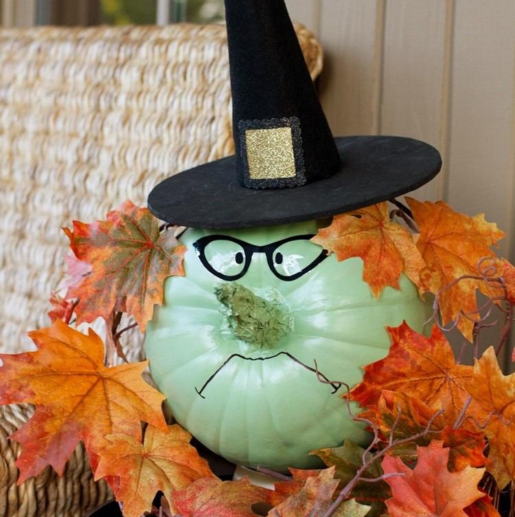 Gör-det-själv-gör-häxa-pumpa-färg med pumpor