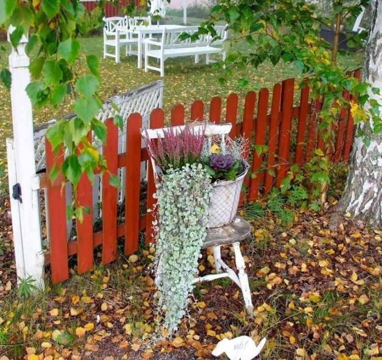 höstlig dekoration utomhus-trädgård-hängande-växter-ljungkål