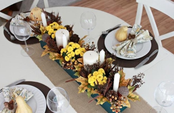 Festligt bord höst tillfället-firande design-servett ringar ljus kottar