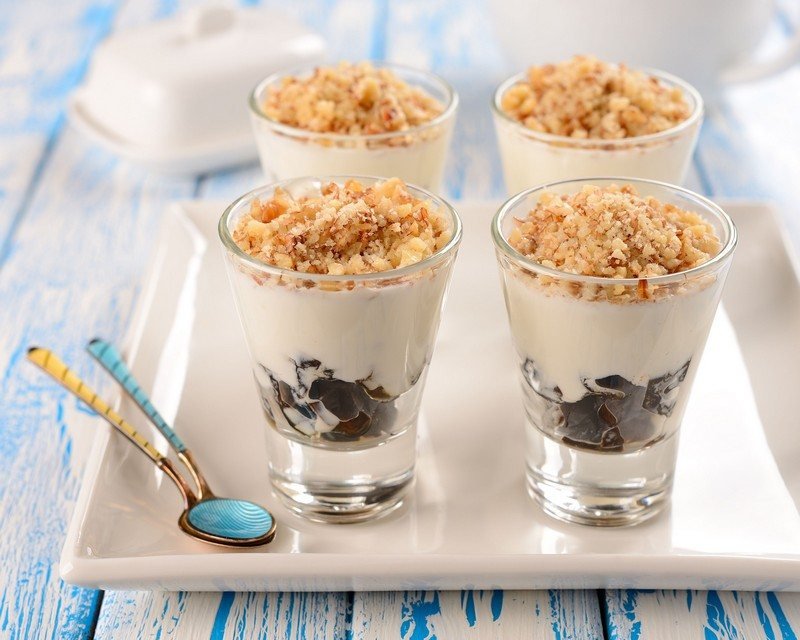 Höst-desserter-glas-choklad-vaniljkräm-valnötter