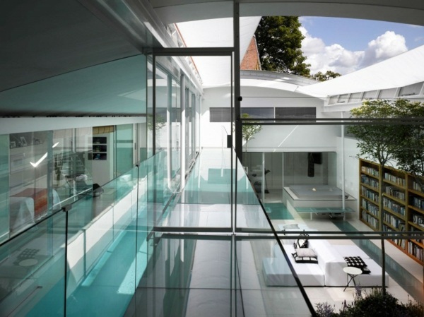 Glasvägg minimalistisk husdesign