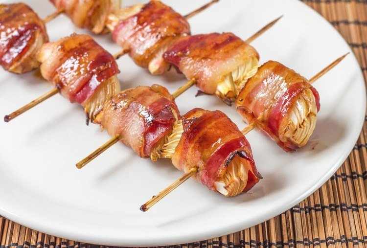 rejäla mellanmål-bacon-kyckling-canapes-pinnar