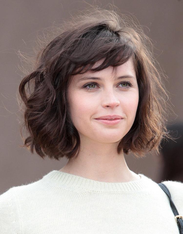 hipster-mode-damer-frisyr-lugg-axel-längd-felicity-jones