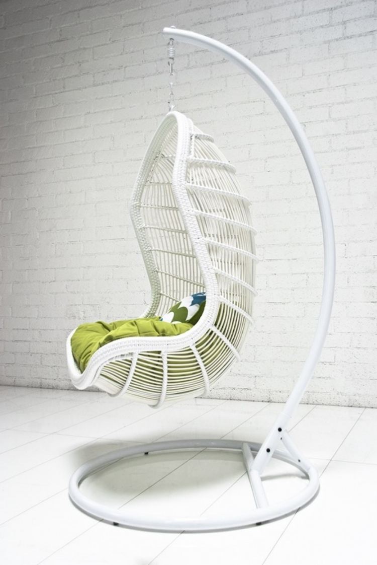 hängande stol-korg-rotting-vit-snygg-minimalistisk-sitt-kudde-pistasch-grön-färg