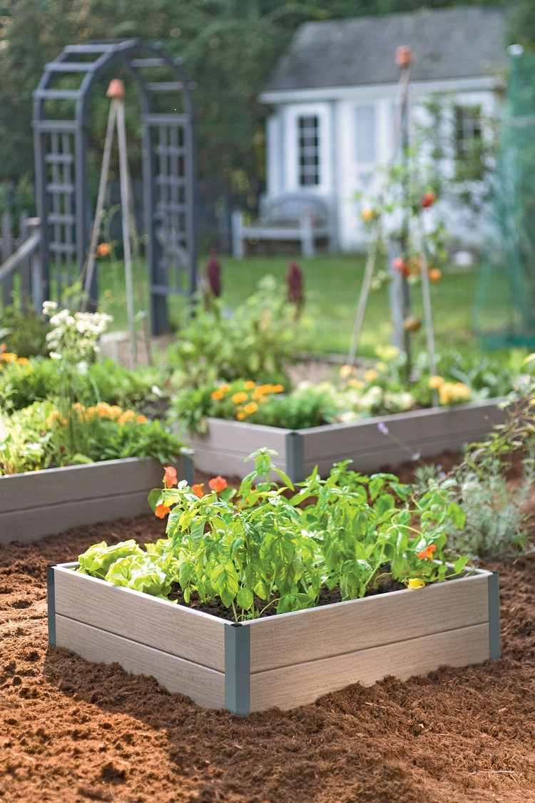 Bygg en höjd säng själv trädgård-odla-grönsaker