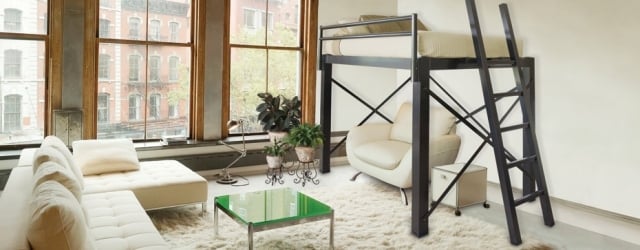 Loft-design-svart-modern-möblerad-liten-lägenhet