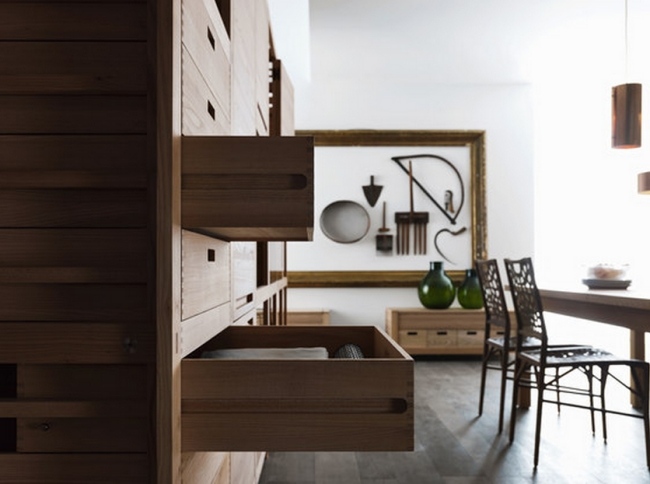 Kök i trä modernt designfunktionellt möblerad kökssystem