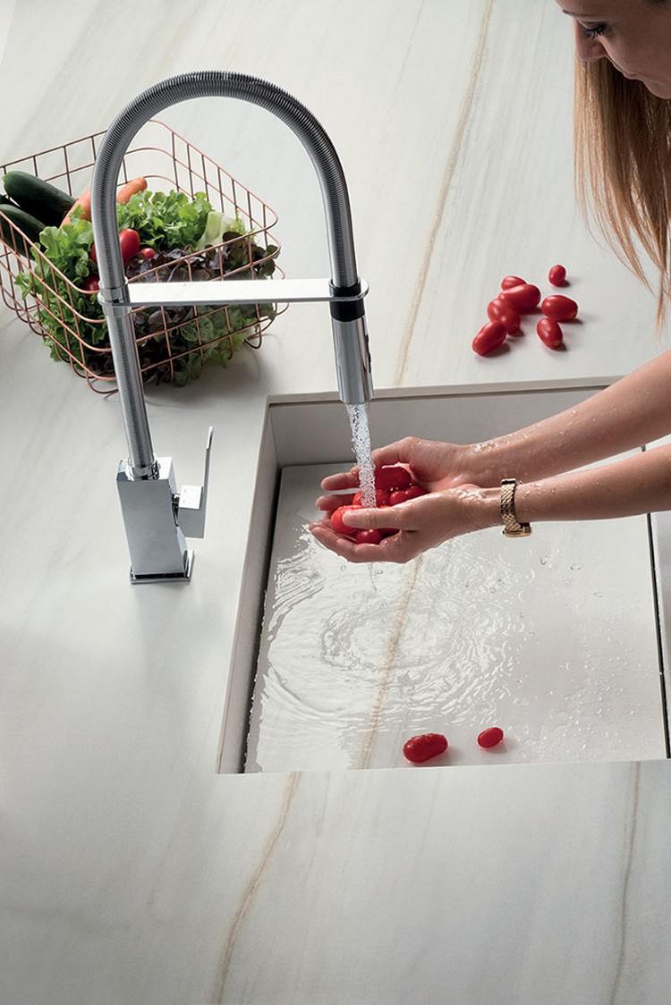 Keramiska bänkskivor kök-bänk-diskbänk-modern-kran