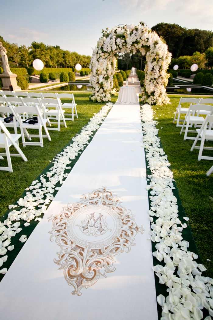 vackra-bröllop-i-trädgården-bröllop-ärke-bröllop-altare-design idéer